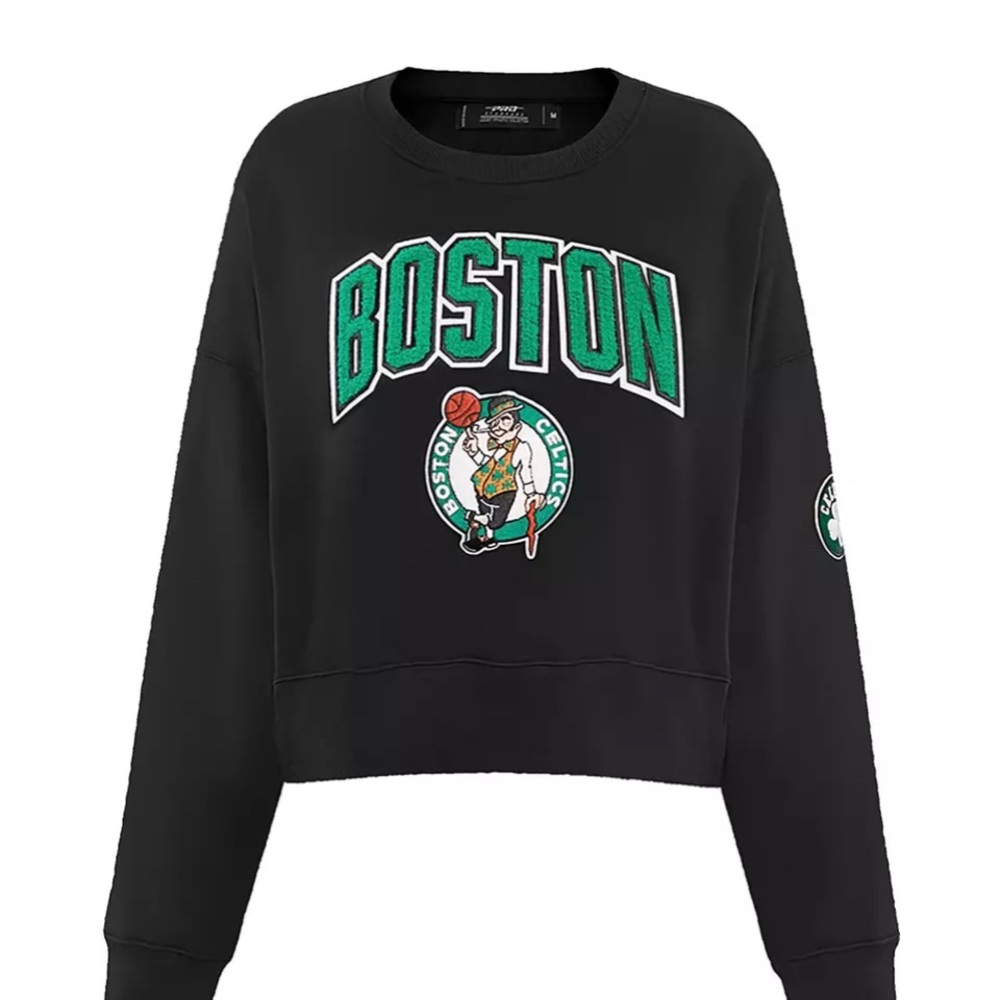 Black Cropped Graphic Sweatshirt with Green Boston Celtics Print